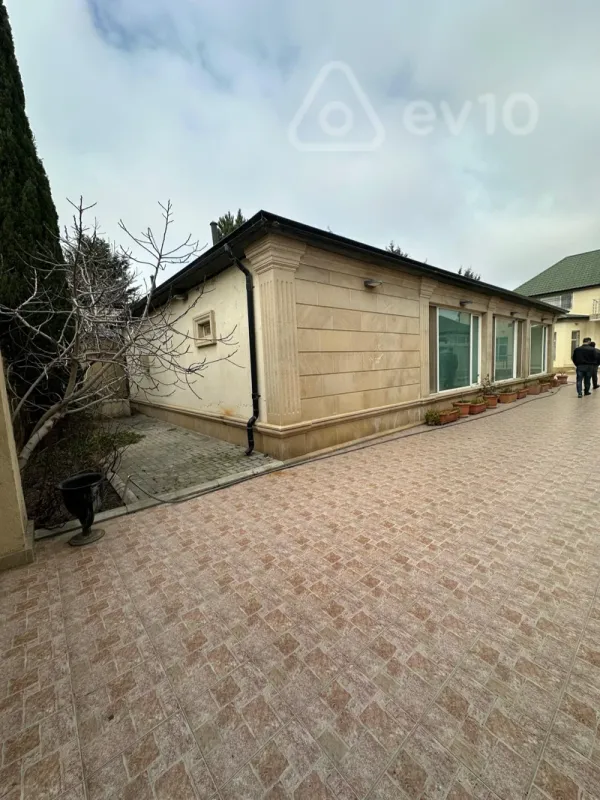Satılır 4 otaqlı həyət evi 240 m²