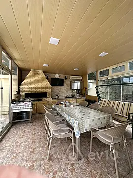 Satılır 4 otaqlı həyət evi 240 m²