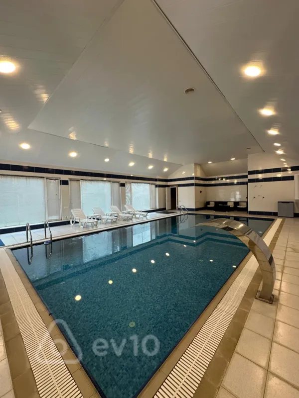 Satılır 4 otaqlı həyət evi 240 m²