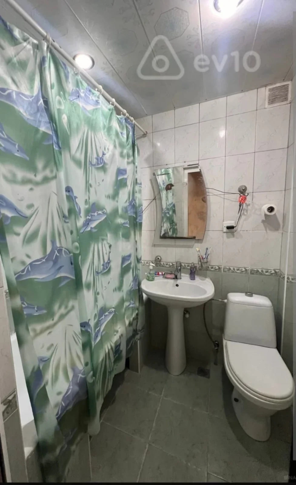 Kirayə verilir 3 otaqlı köhnə tikili 100 m²