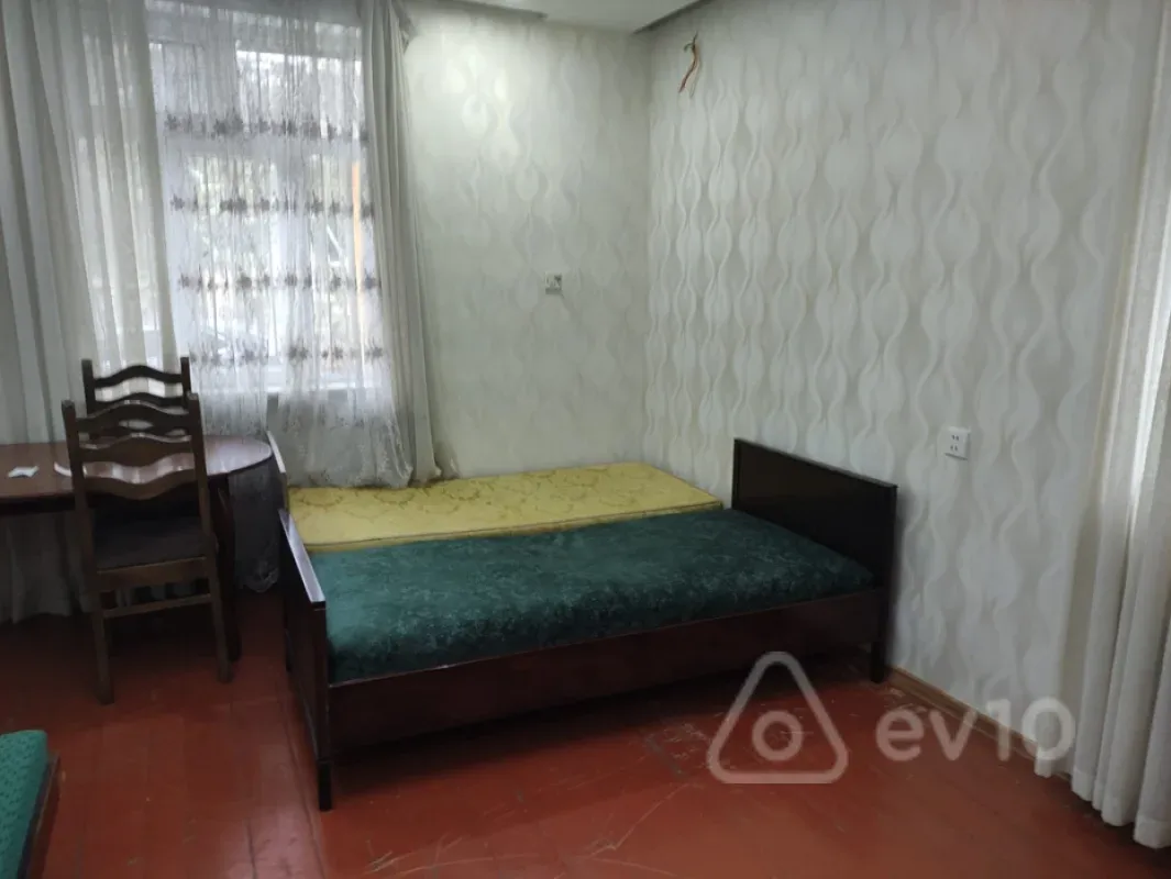 Kirayə verilir 1 otaqlı köhnə tikili 35 m²