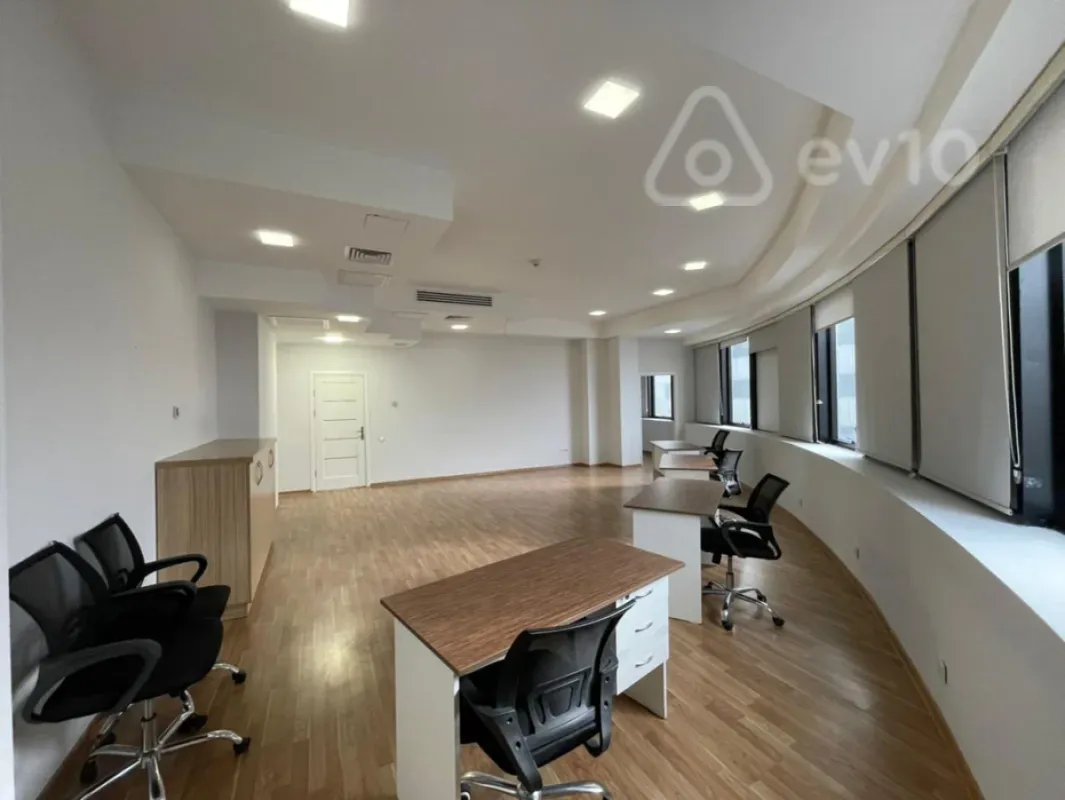Kirayə verilir 4 otaqlı ofis 245 m²