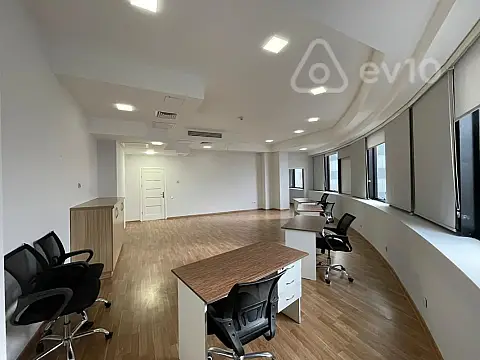 Kirayə verilir 4 otaqlı ofis 245 m²