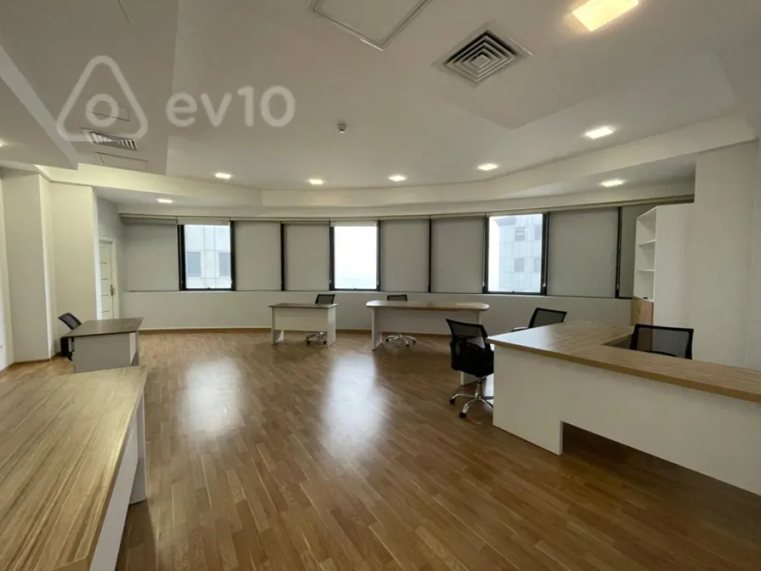 Kirayə verilir 4 otaqlı ofis 245 m²
