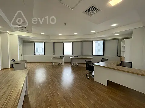 Kirayə verilir 4 otaqlı ofis 245 m²