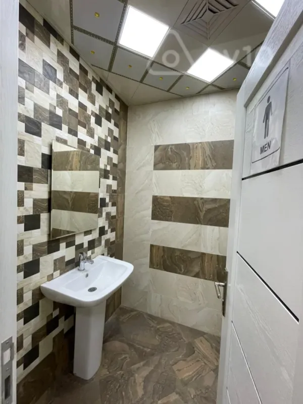 Kirayə verilir 4 otaqlı ofis 245 m²