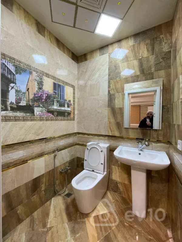 Kirayə verilir 4 otaqlı ofis 245 m²