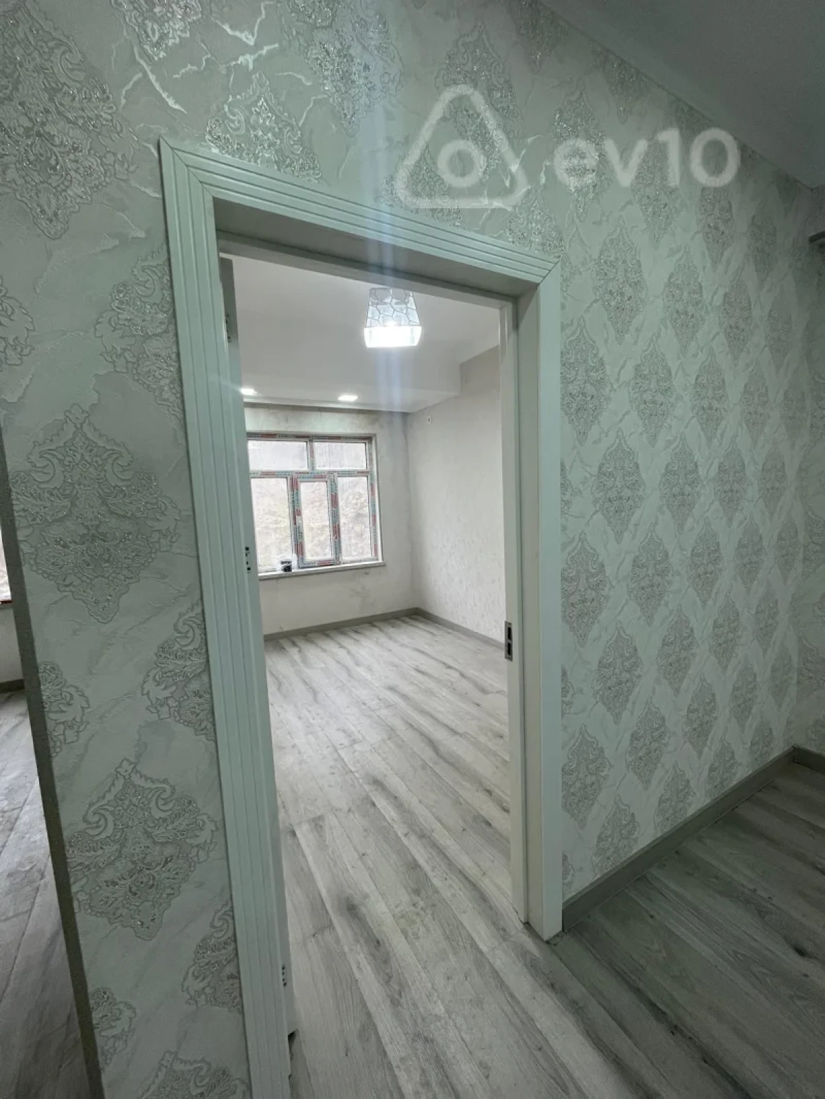 Satılır 1 otaqlı yeni tikili 60 m²