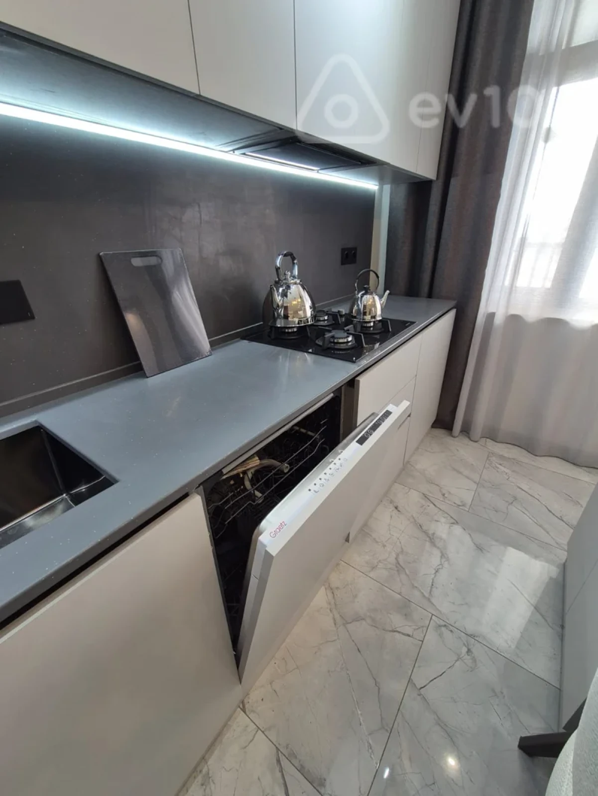 Kirayə verilir 3 otaqlı yeni tikili 90 m²