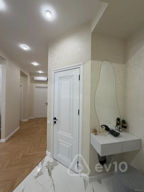 Kirayə verilir 3 otaqlı yeni tikili 110 m²