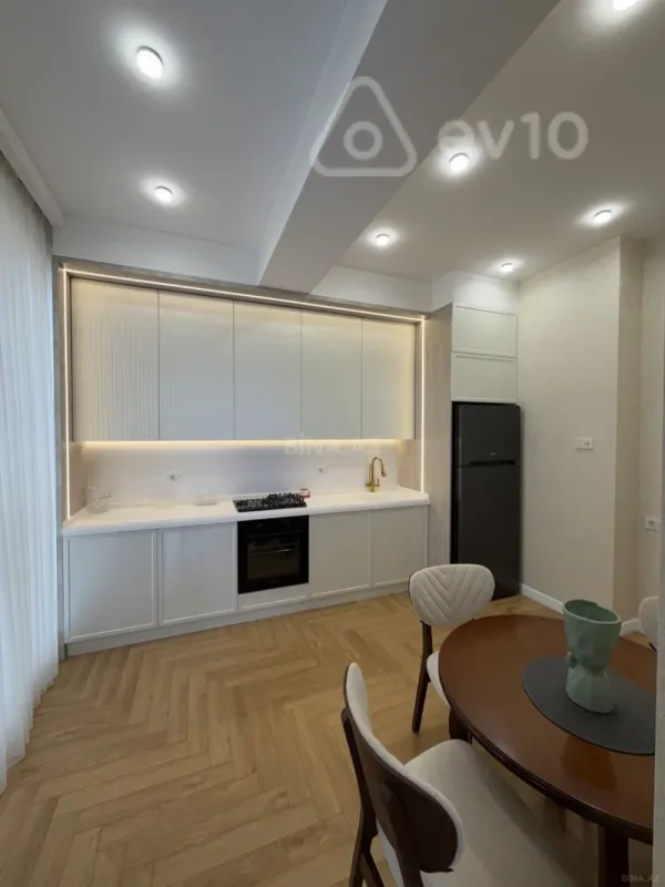 Kirayə verilir 3 otaqlı yeni tikili 110 m²