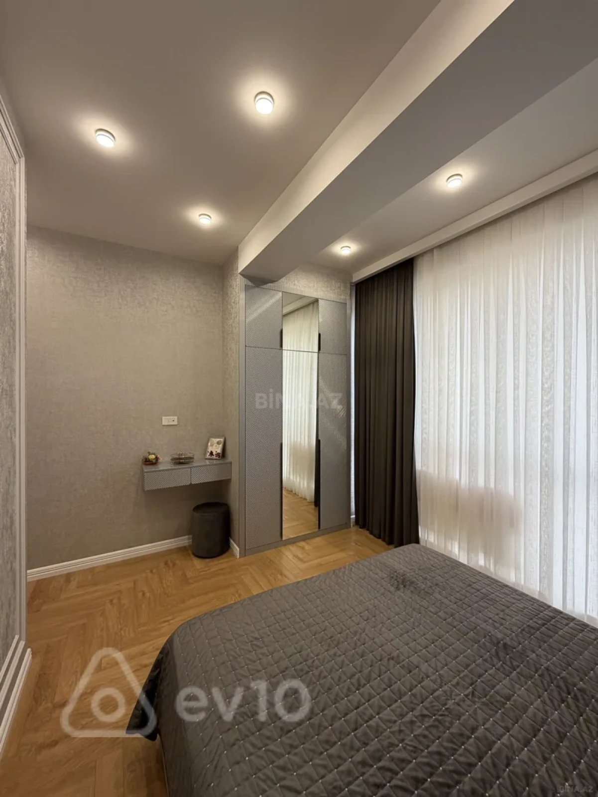 Kirayə verilir 3 otaqlı yeni tikili 110 m²