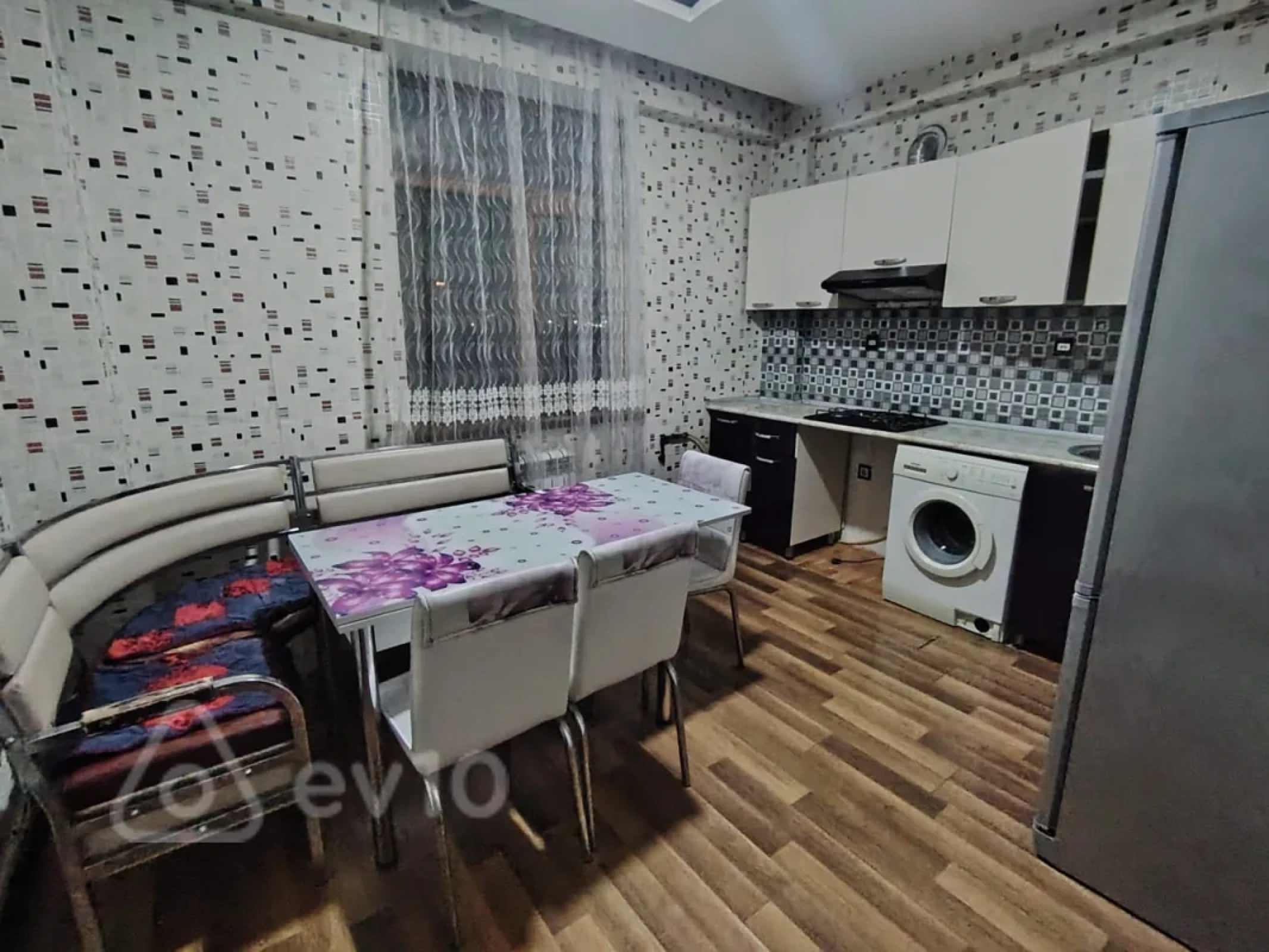 Kirayə verilir 3 otaqlı yeni tikili 110 m²