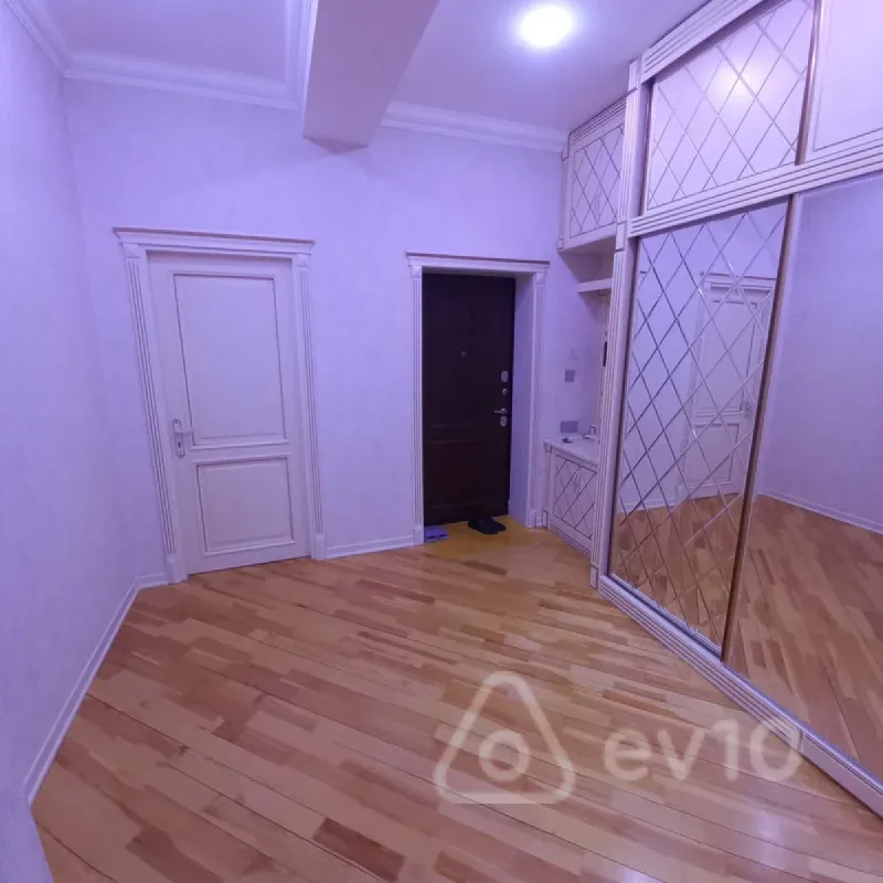 Kirayə verilir 2 otaqlı yeni tikili 88 m²