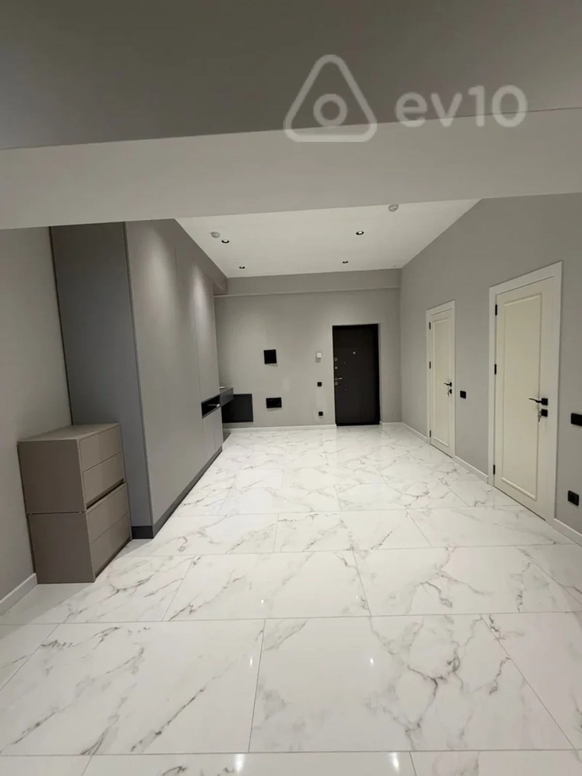 Kirayə verilir 2 otaqlı yeni tikili 120 m²