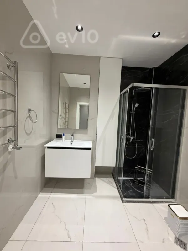 Kirayə verilir 2 otaqlı yeni tikili 120 m²