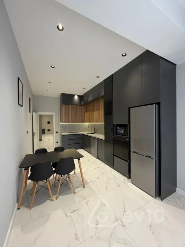 Kirayə verilir 2 otaqlı yeni tikili 120 m²