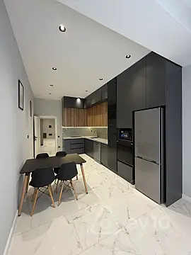 Kirayə verilir 2 otaqlı yeni tikili 120 m²