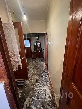 Satılır 5 otaqlı köhnə tikili 114 m²