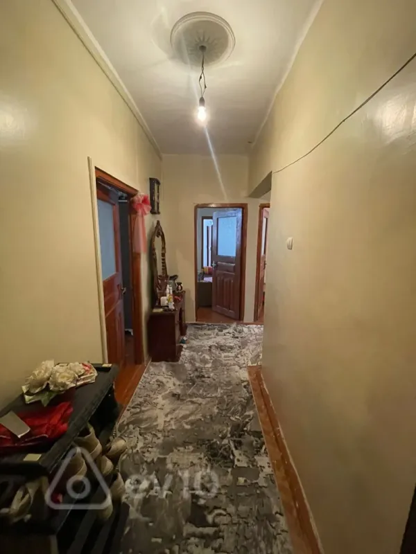 Satılır 5 otaqlı köhnə tikili 114 m²