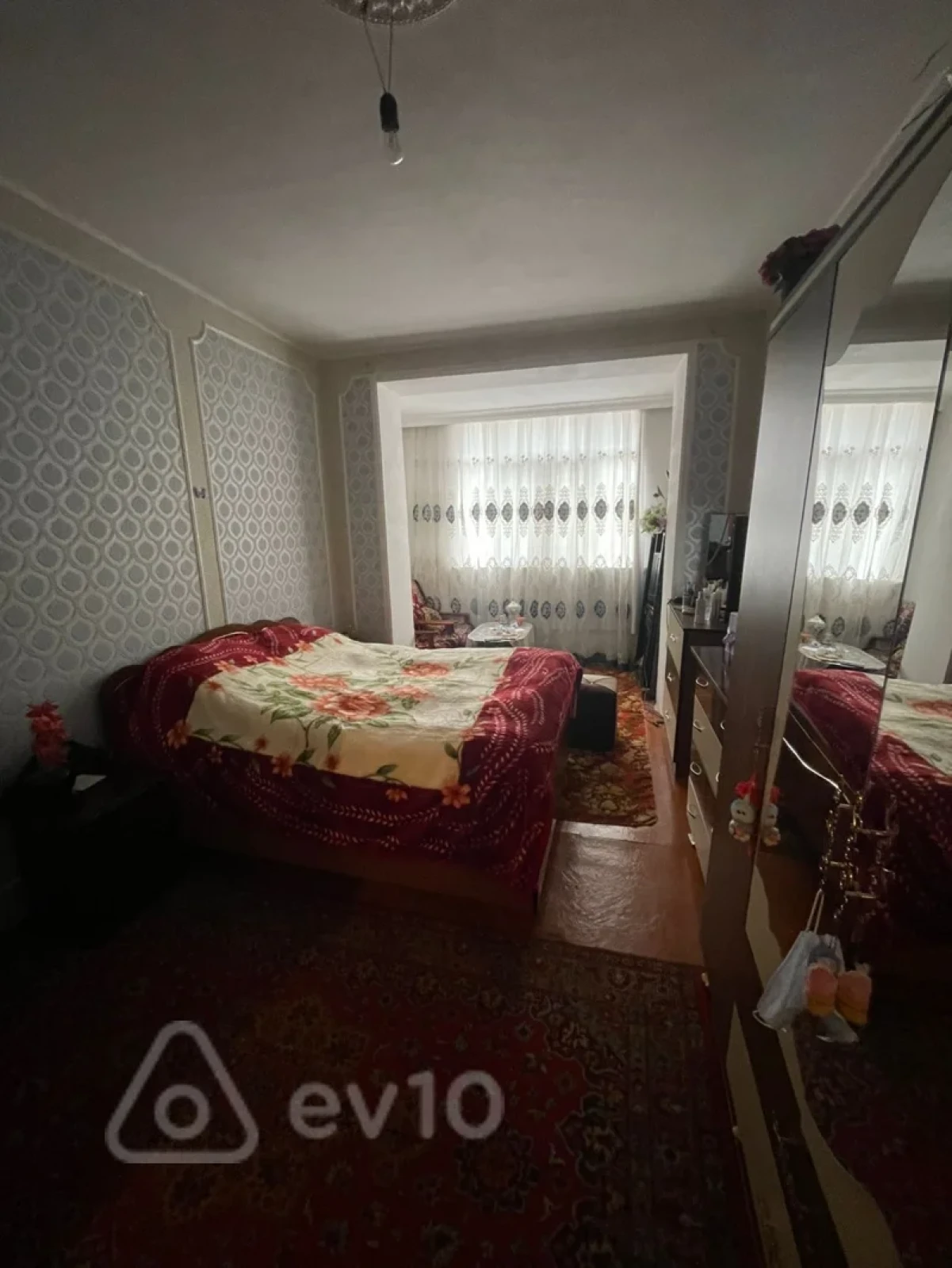 Satılır 5 otaqlı köhnə tikili 114 m²