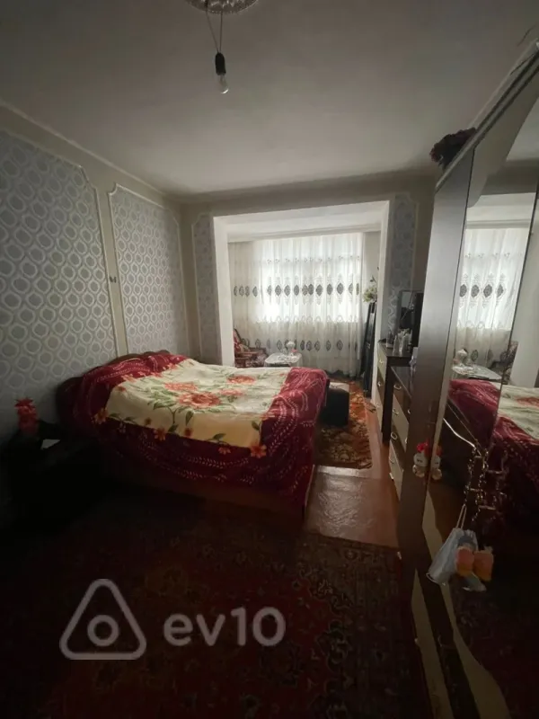 Satılır 5 otaqlı köhnə tikili 114 m²