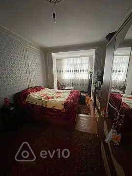 Satılır 5 otaqlı köhnə tikili 114 m²