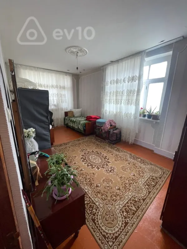 Satılır 5 otaqlı köhnə tikili 114 m²