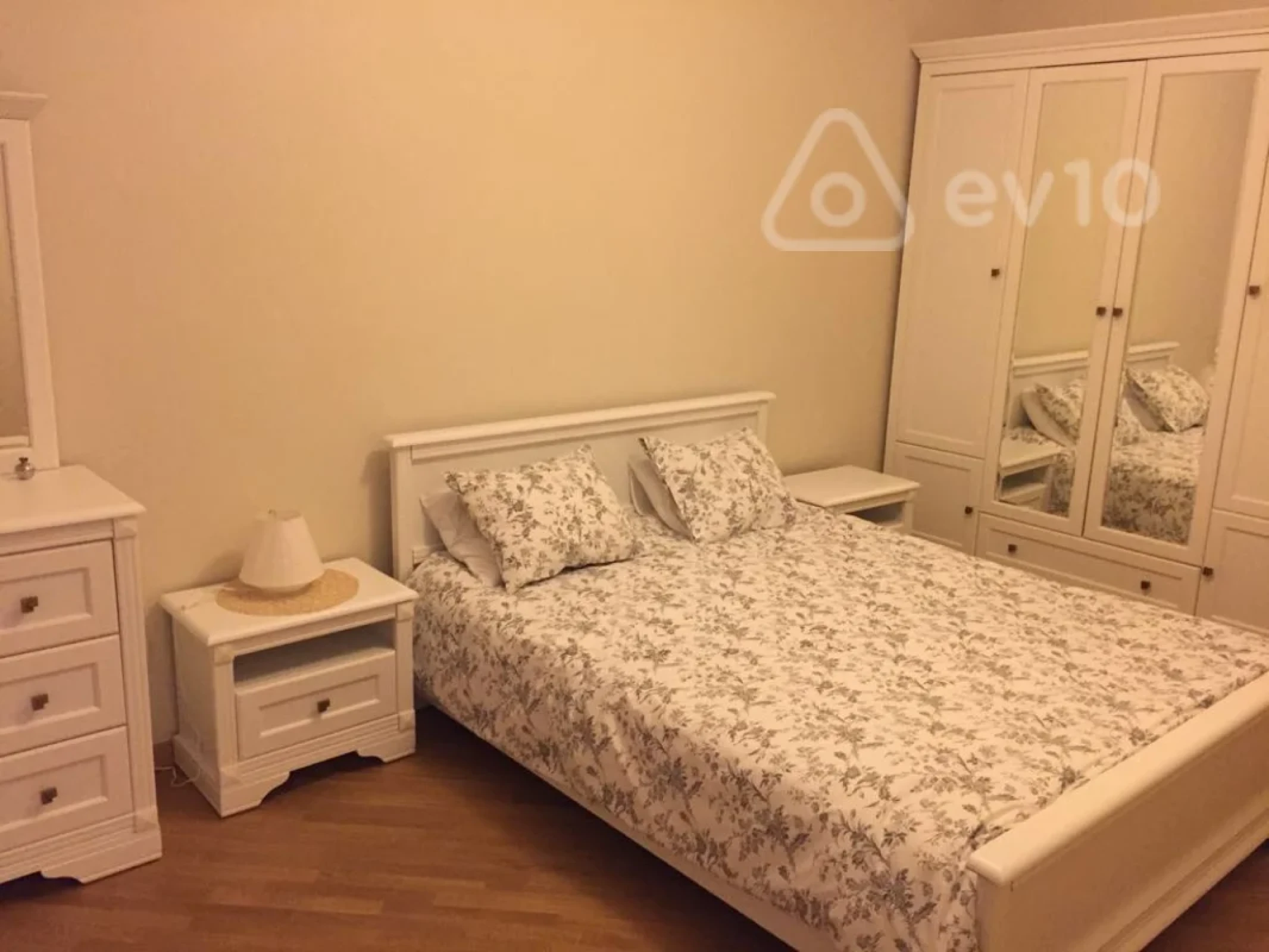 Kirayə verilir 2 otaqlı yeni tikili 70 m²