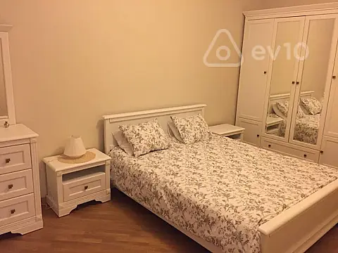 Kirayə verilir 2 otaqlı yeni tikili 70 m²