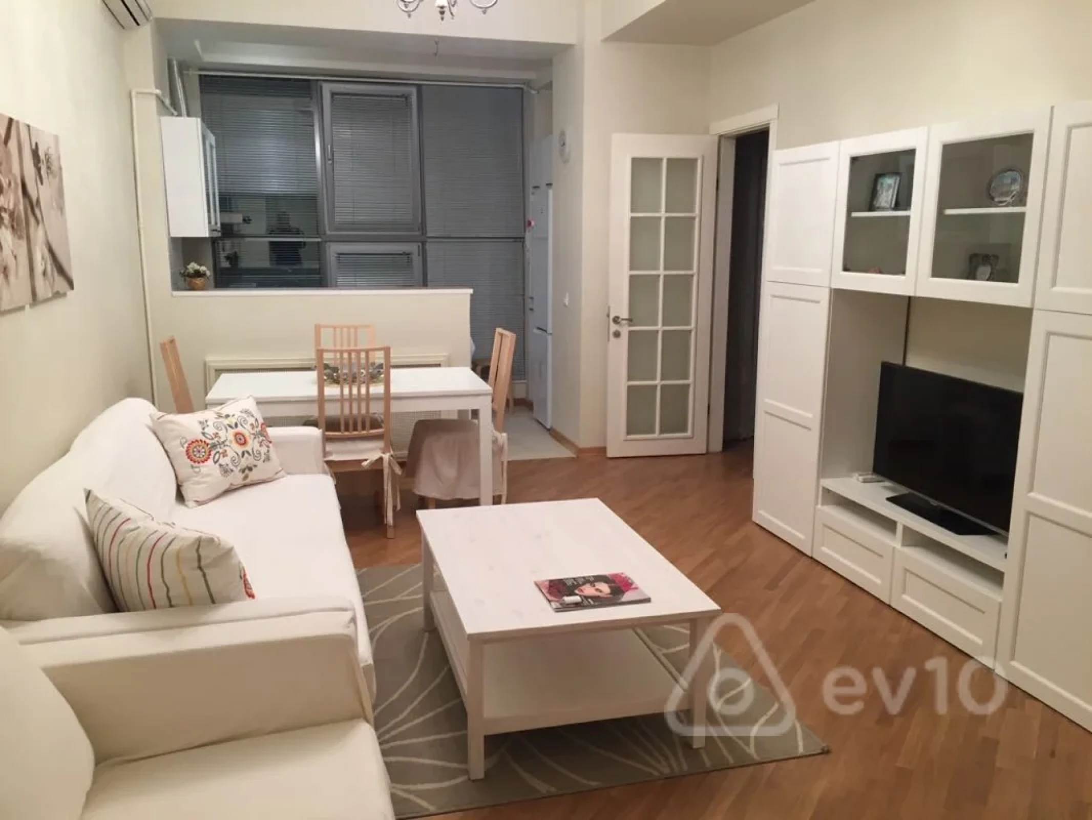 Kirayə verilir 2 otaqlı yeni tikili 70 m²