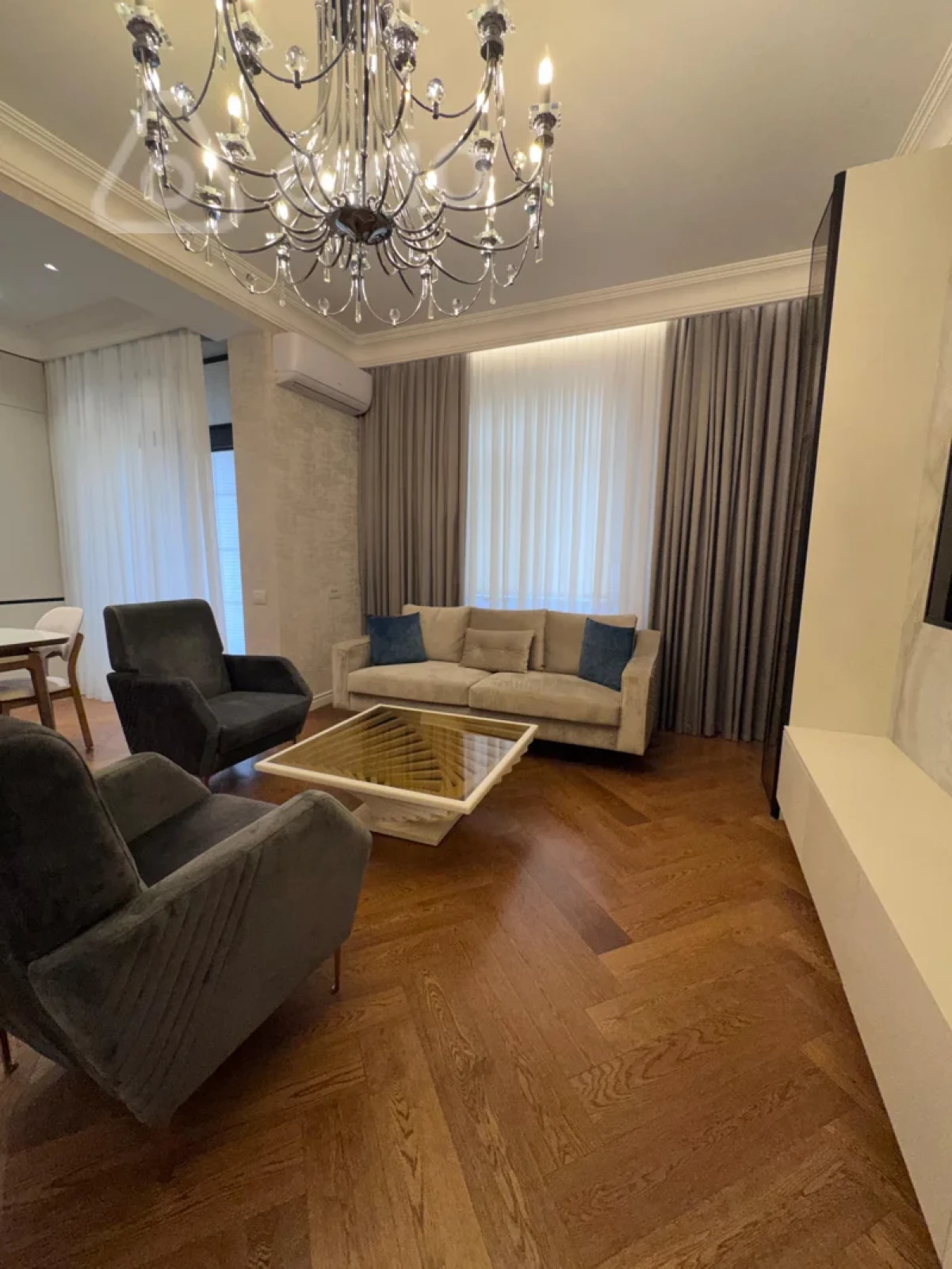 Kirayə verilir 2 otaqlı yeni tikili 86 m²
