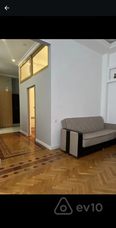 Kirayə verilir 2 otaqlı köhnə tikili 55 m²
