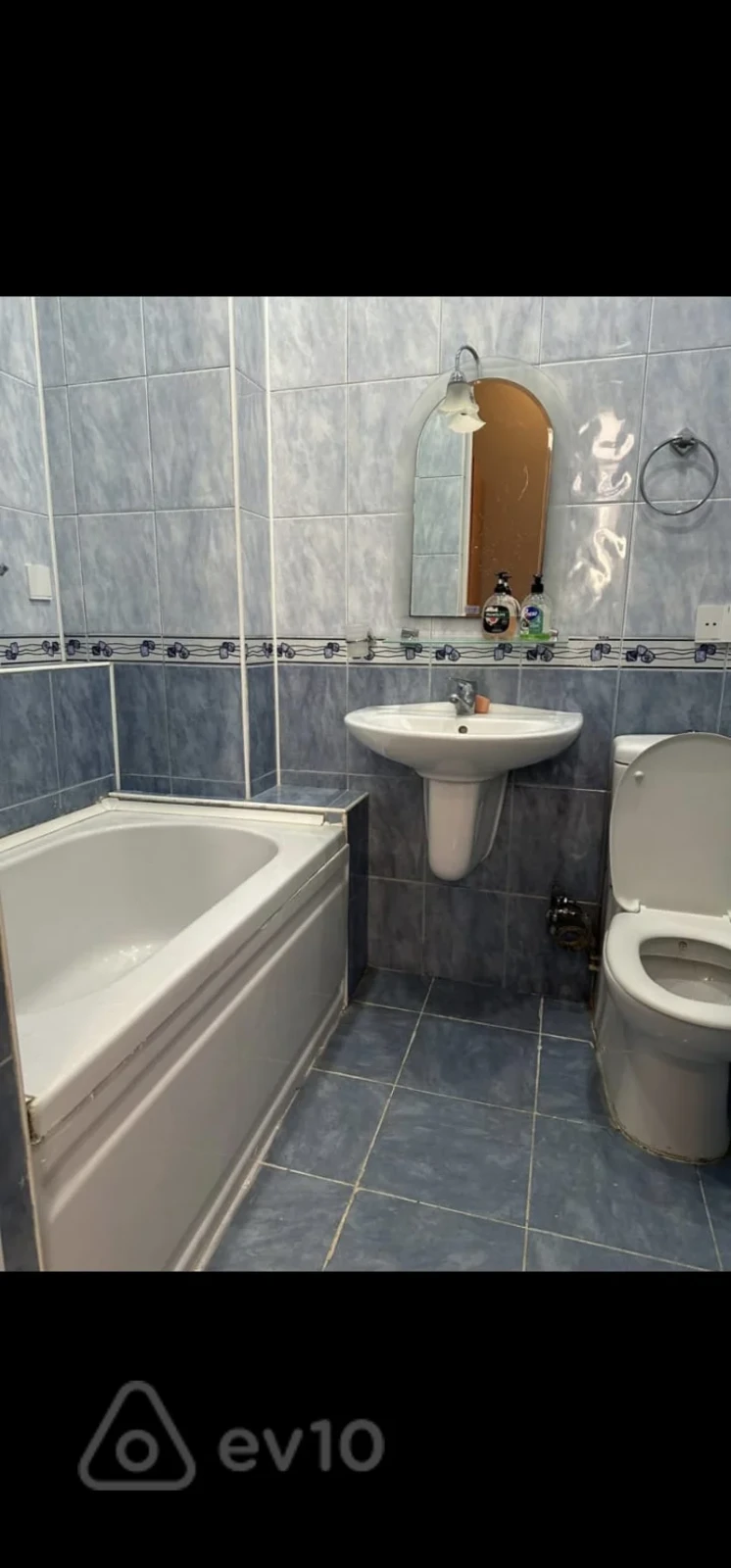 Kirayə verilir 2 otaqlı köhnə tikili 55 m²