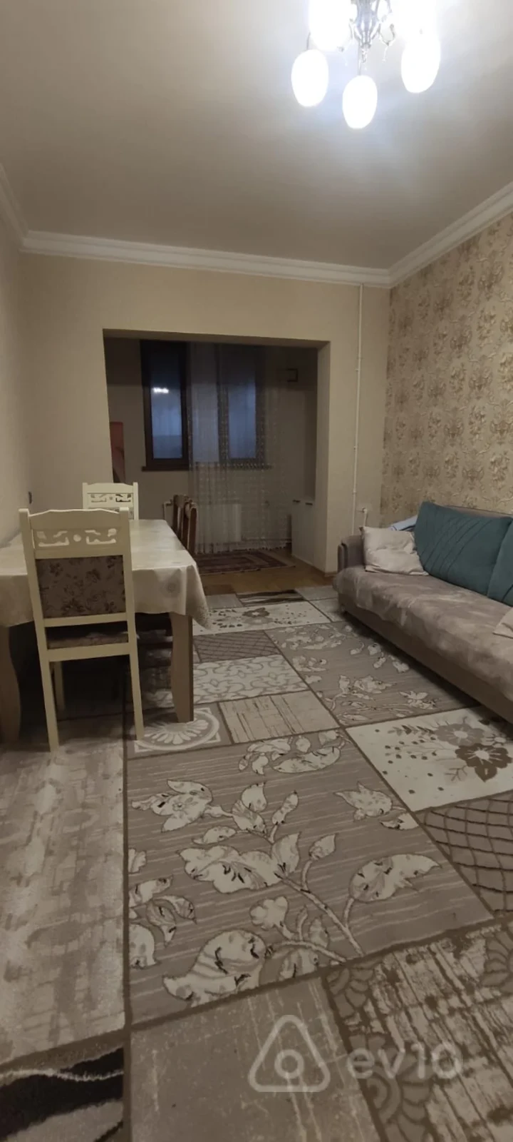 Kirayə verilir 2 otaqlı köhnə tikili 74 m²