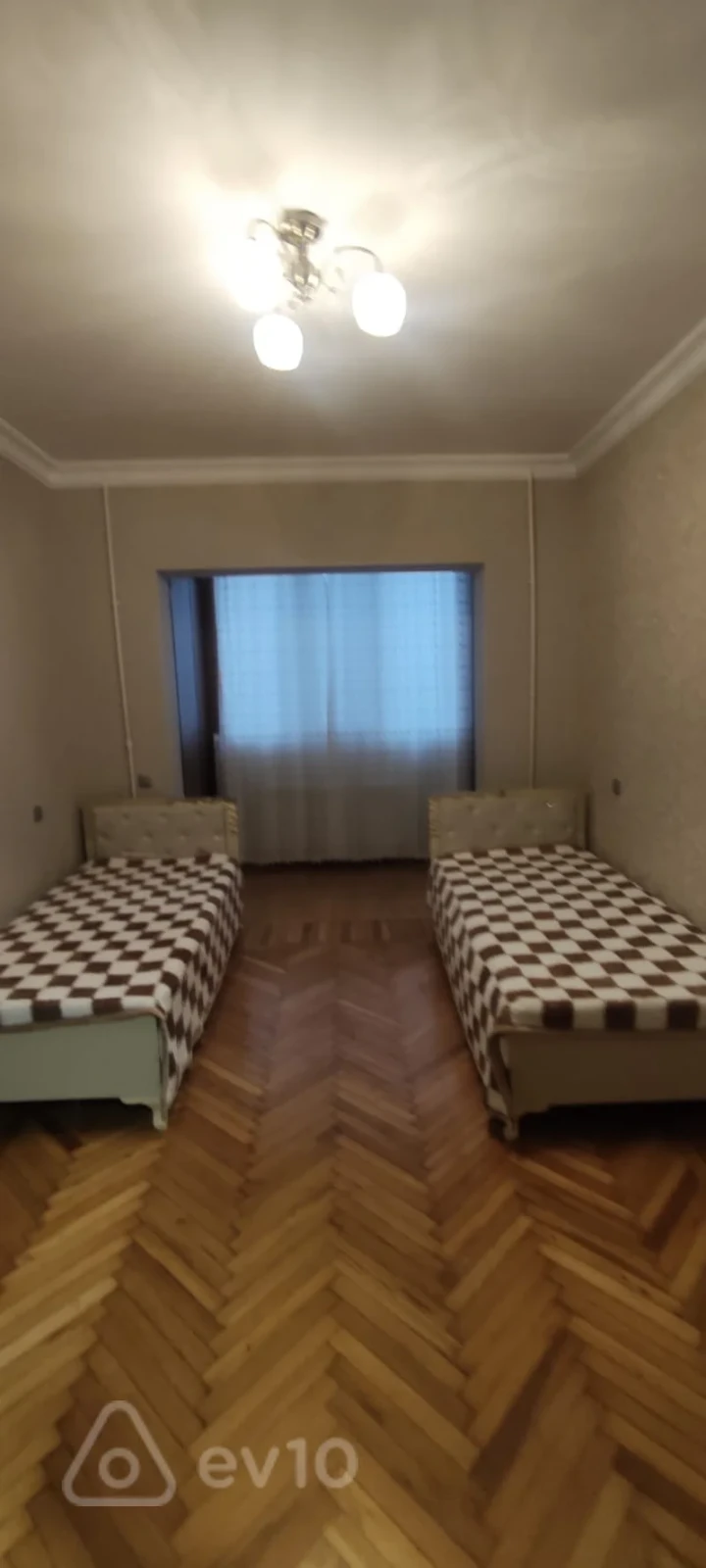 Kirayə verilir 2 otaqlı köhnə tikili 74 m²