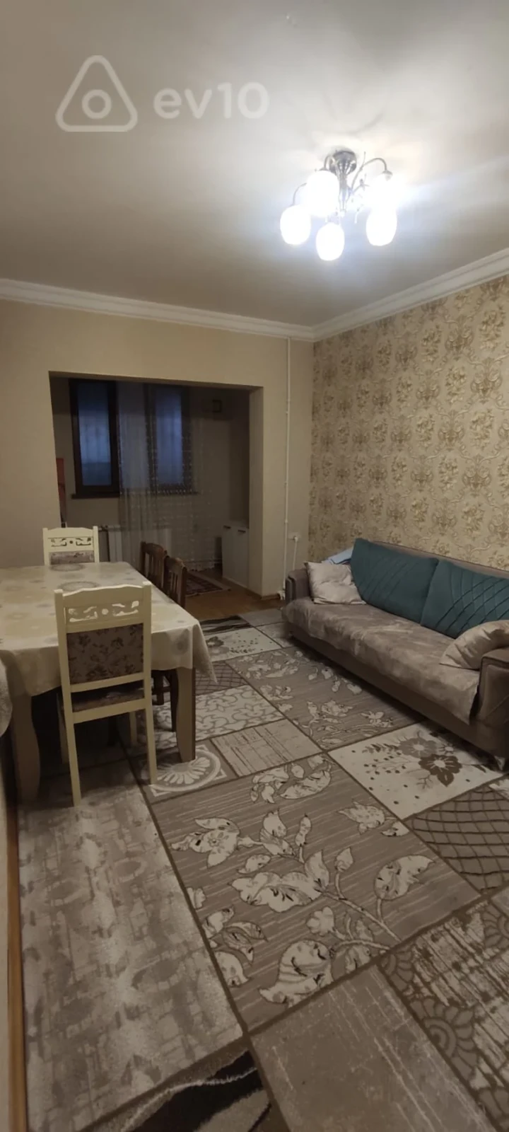 Kirayə verilir 2 otaqlı köhnə tikili 74 m²