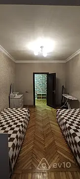 Kirayə verilir 2 otaqlı köhnə tikili 74 m²