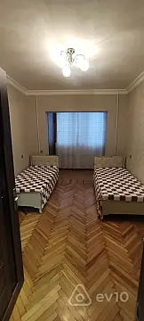 Kirayə verilir 2 otaqlı köhnə tikili 74 m²