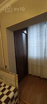 Kirayə verilir 2 otaqlı köhnə tikili 74 m²