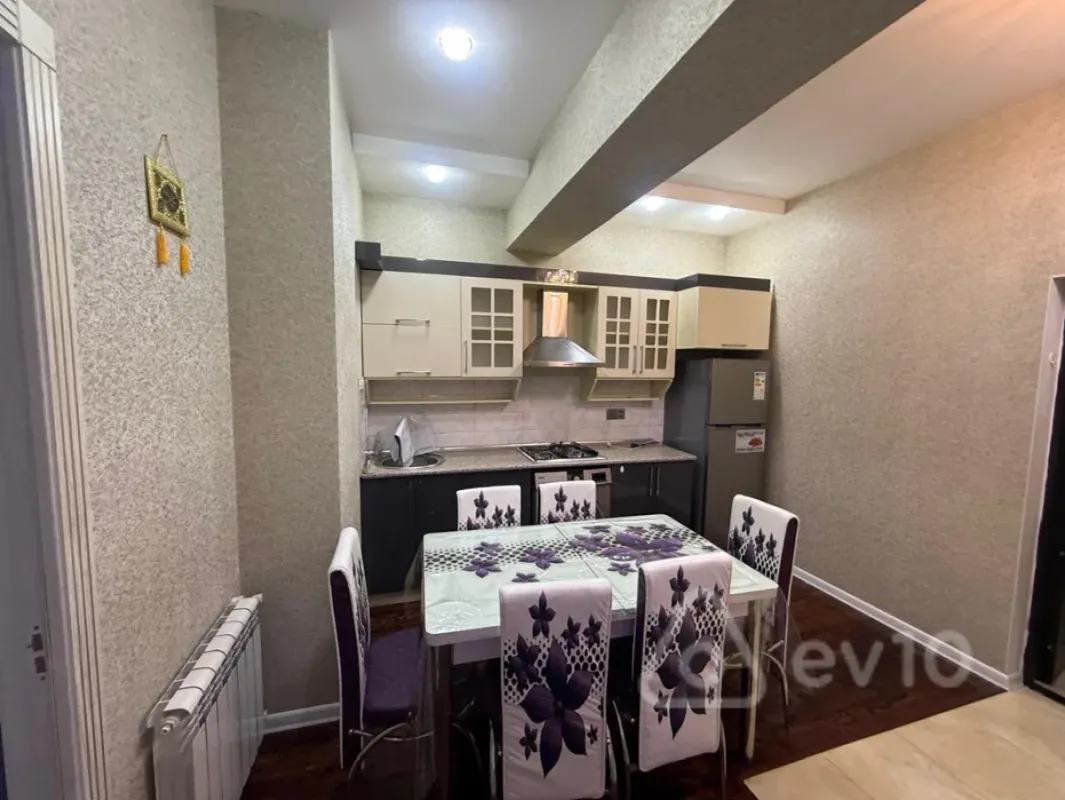 Kirayə verilir 2 otaqlı yeni tikili 65 m²