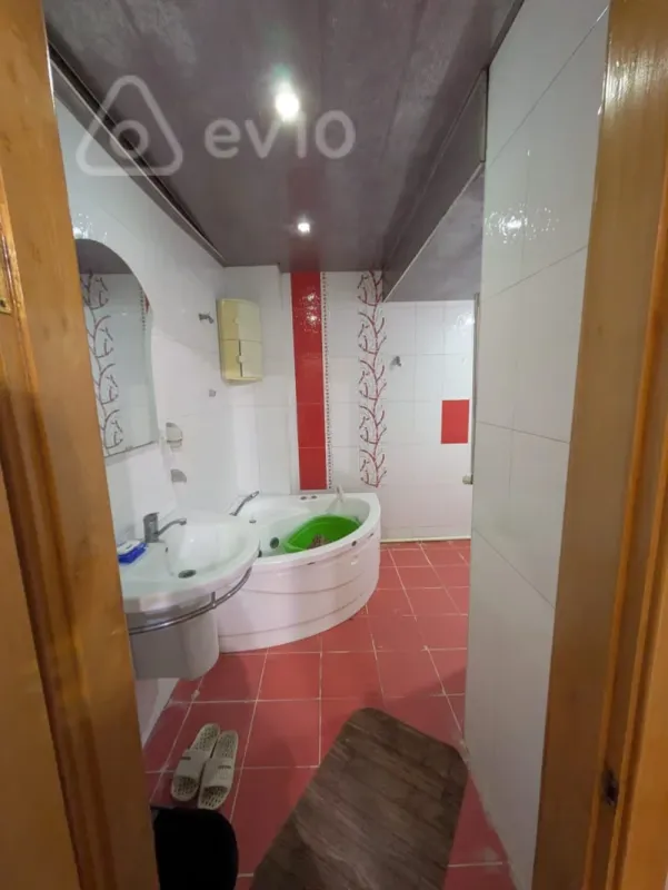 Kirayə verilir 3 otaqlı yeni tikili 85 m²