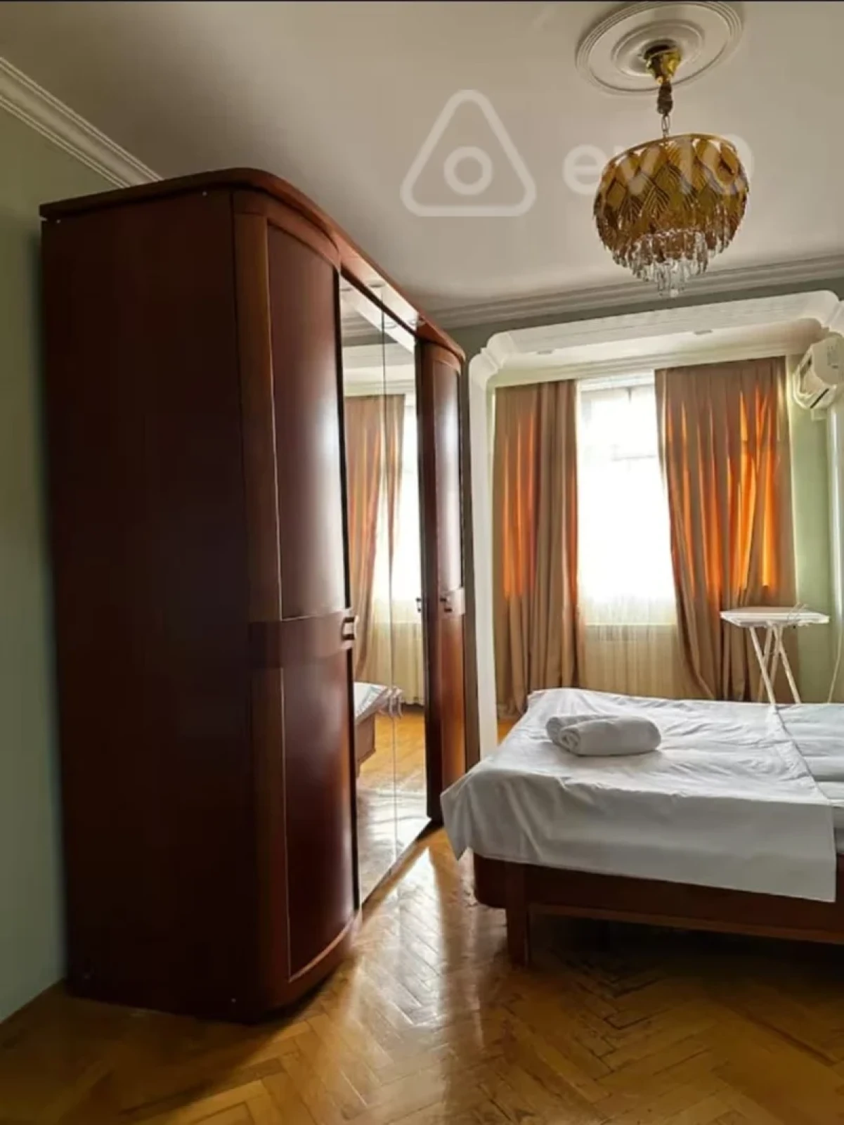 Kirayə verilir 2 otaqlı köhnə tikili 90 m²