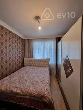 Kirayə verilir 2 otaqlı köhnə tikili 65 m²