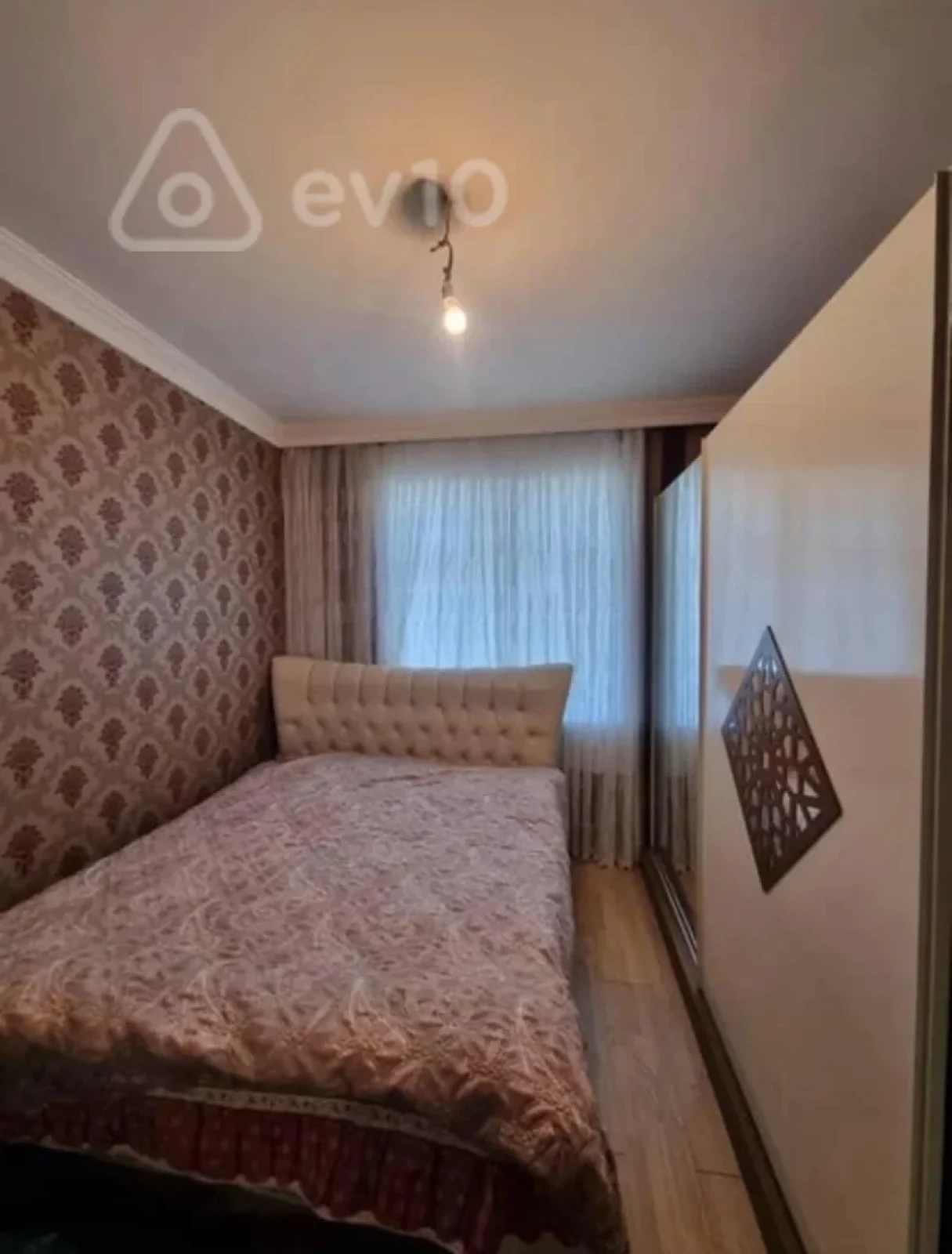 Kirayə verilir 2 otaqlı köhnə tikili 65 m²