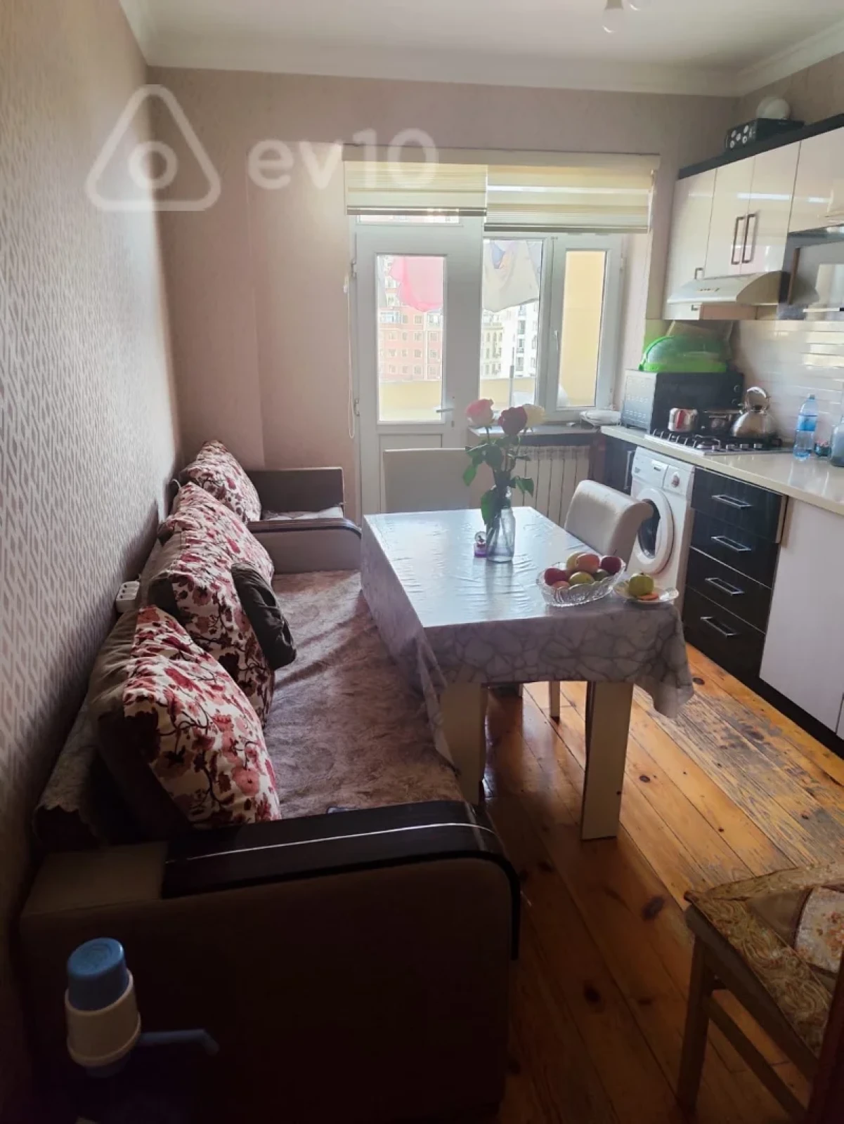Kirayə verilir 2 otaqlı köhnə tikili 65 m²
