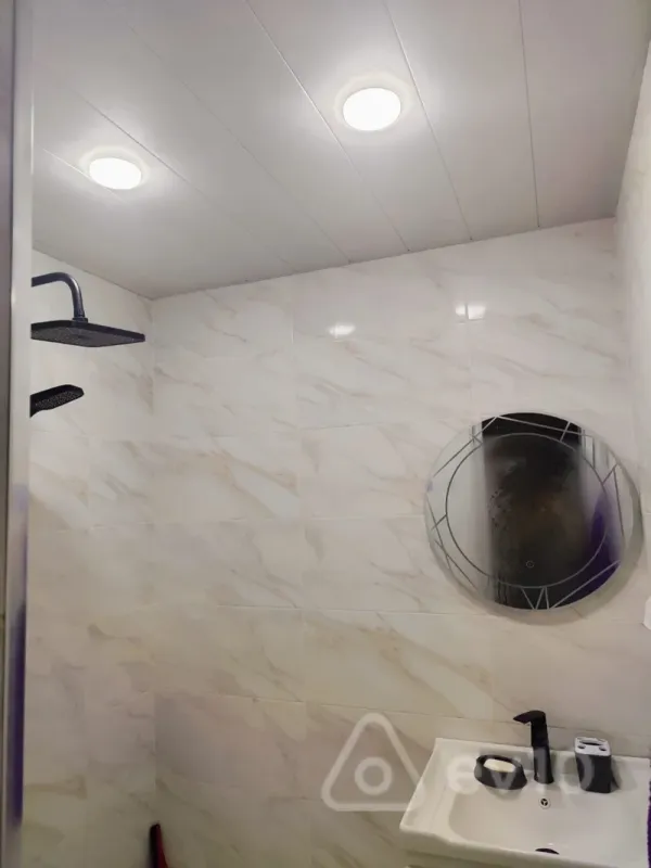 Kirayə verilir 2 otaqlı köhnə tikili 65 m²