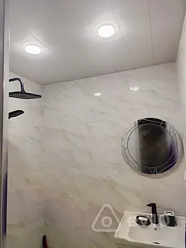 Kirayə verilir 2 otaqlı köhnə tikili 65 m²