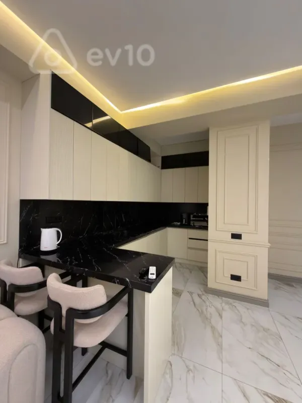Satılır 3 otaqlı yeni tikili 105 m²
