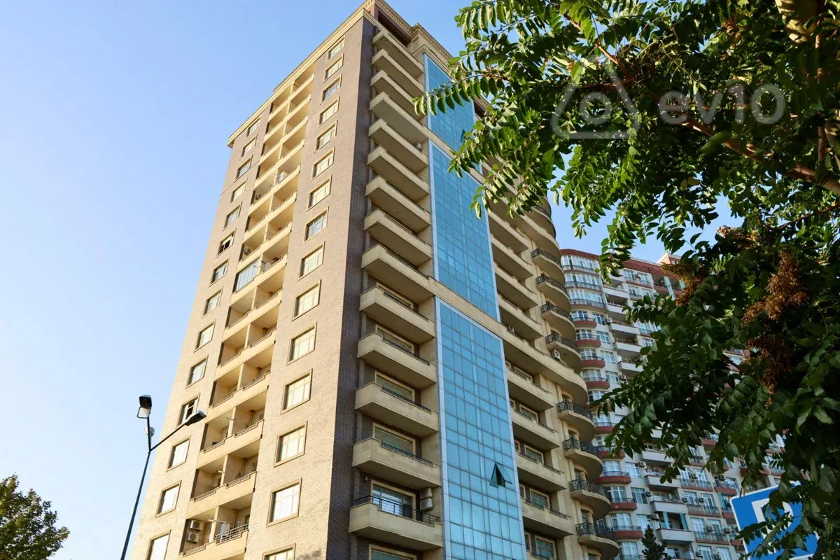 Satılır 4 otaqlı yeni tikili 195 m²
